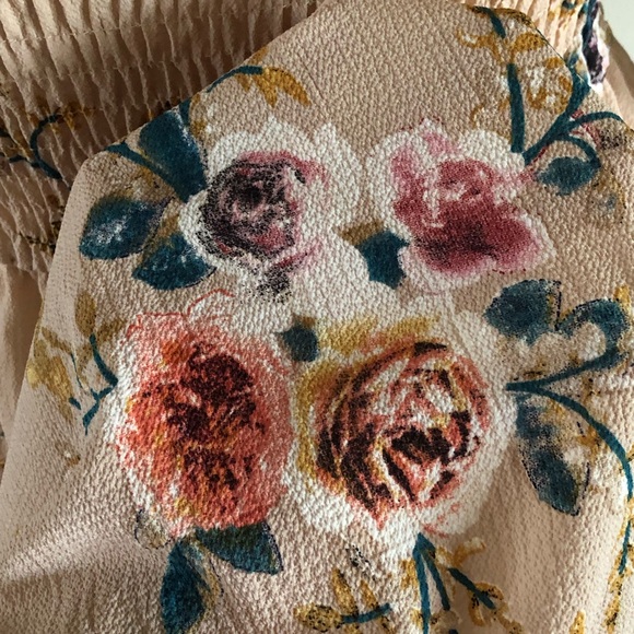 Nude Off-the-Shoulder, Hi low length tulip skirt. - Picture 2 of 8